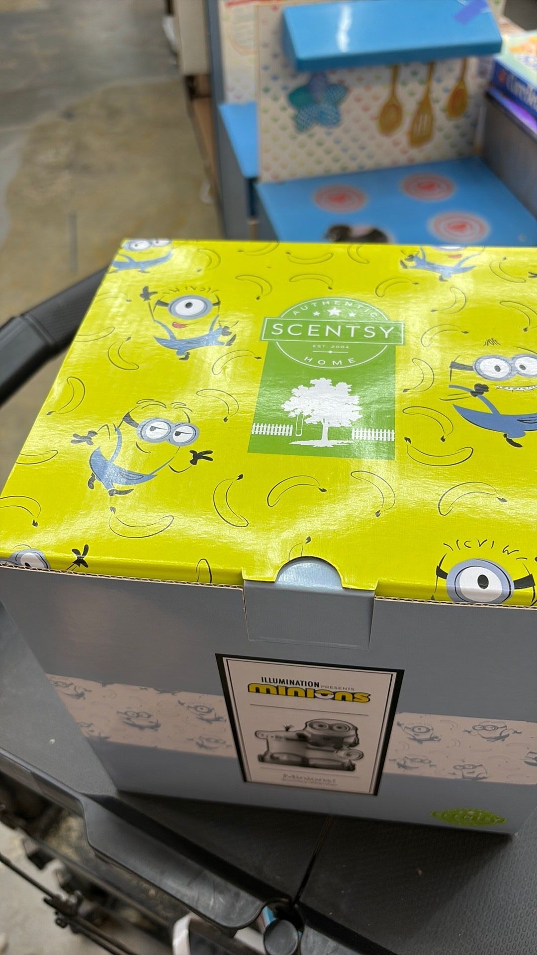 11D- Minions Scentsy Wax Warmer Full Size Illumination Despicable Me Tim NEW Retired