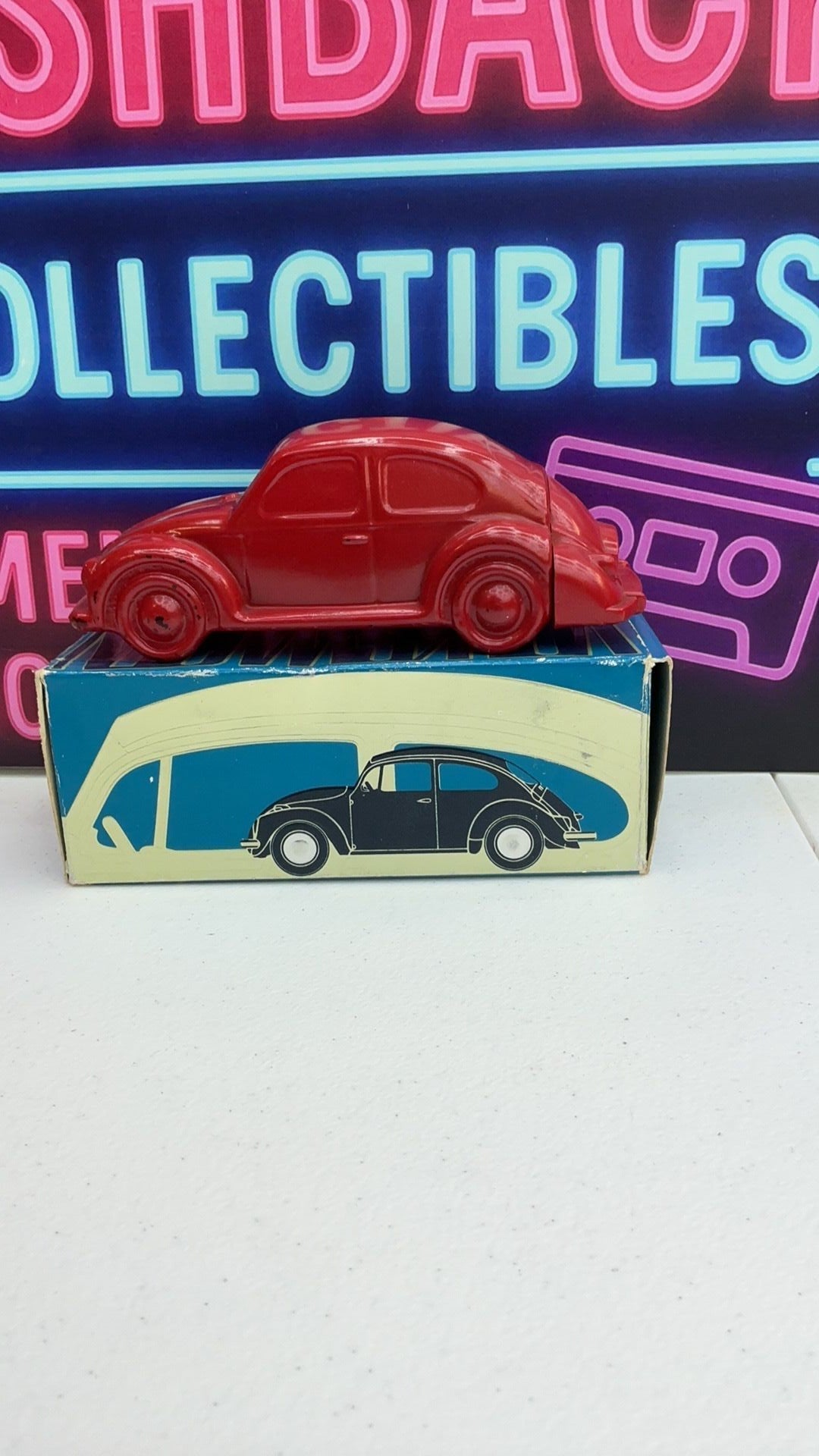 11C- Avon Volkswagon Beetle Bug Wild Country After Shave Bottle Red & Box SEE DESC