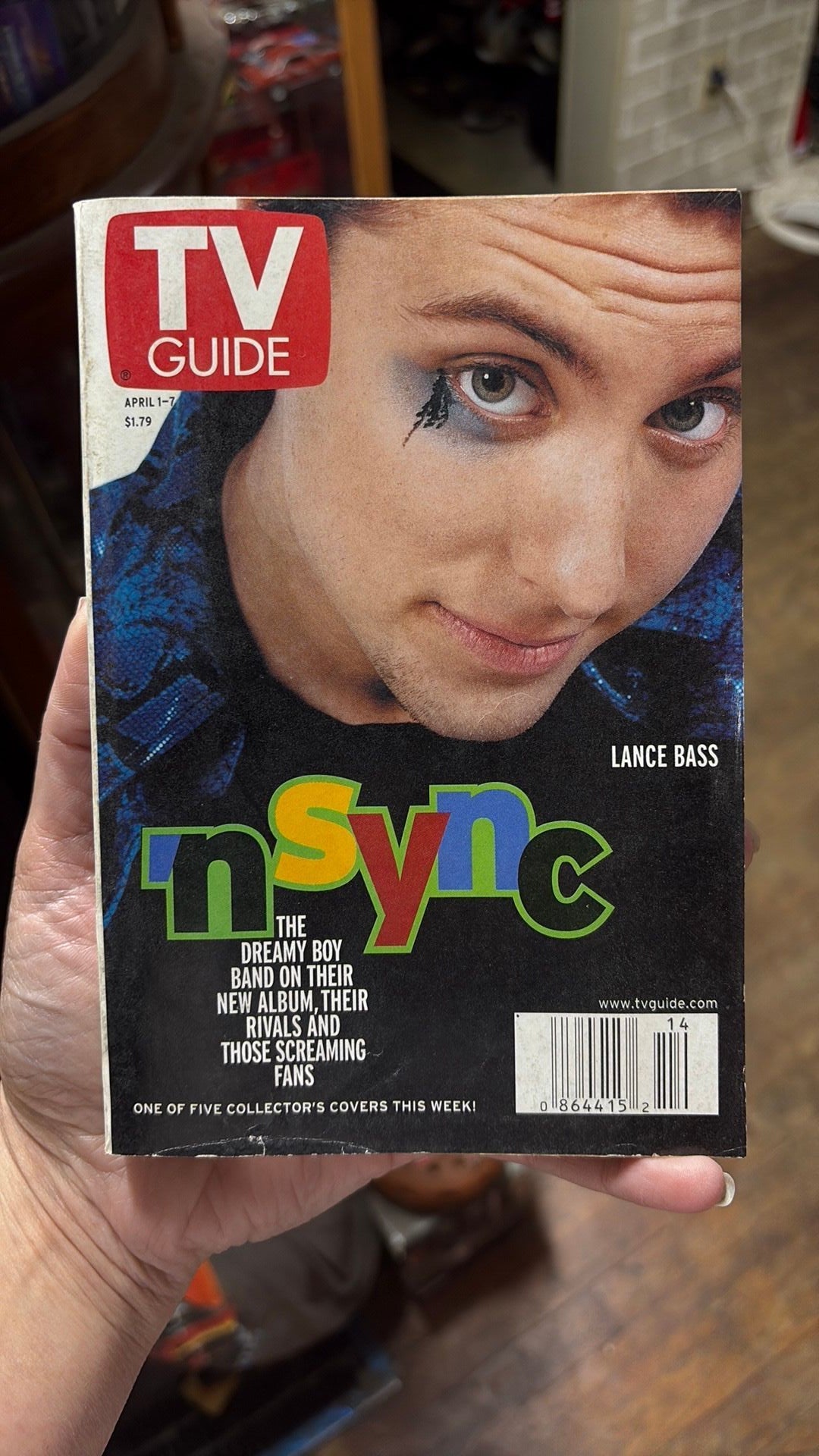 B1- TV Guide Magazine April 1 2000 Lance Bass of 'N Sync