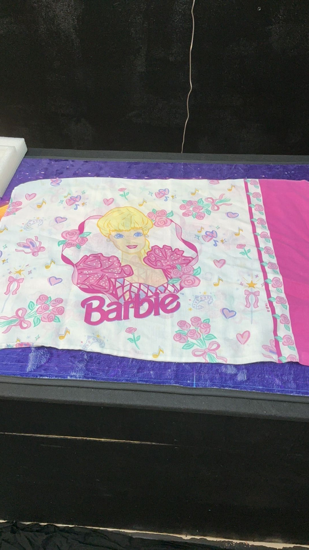 14C2- VTG BARBIE PILLOWCASE Standard 1995 Dan River USA Hearts Roses Pink White