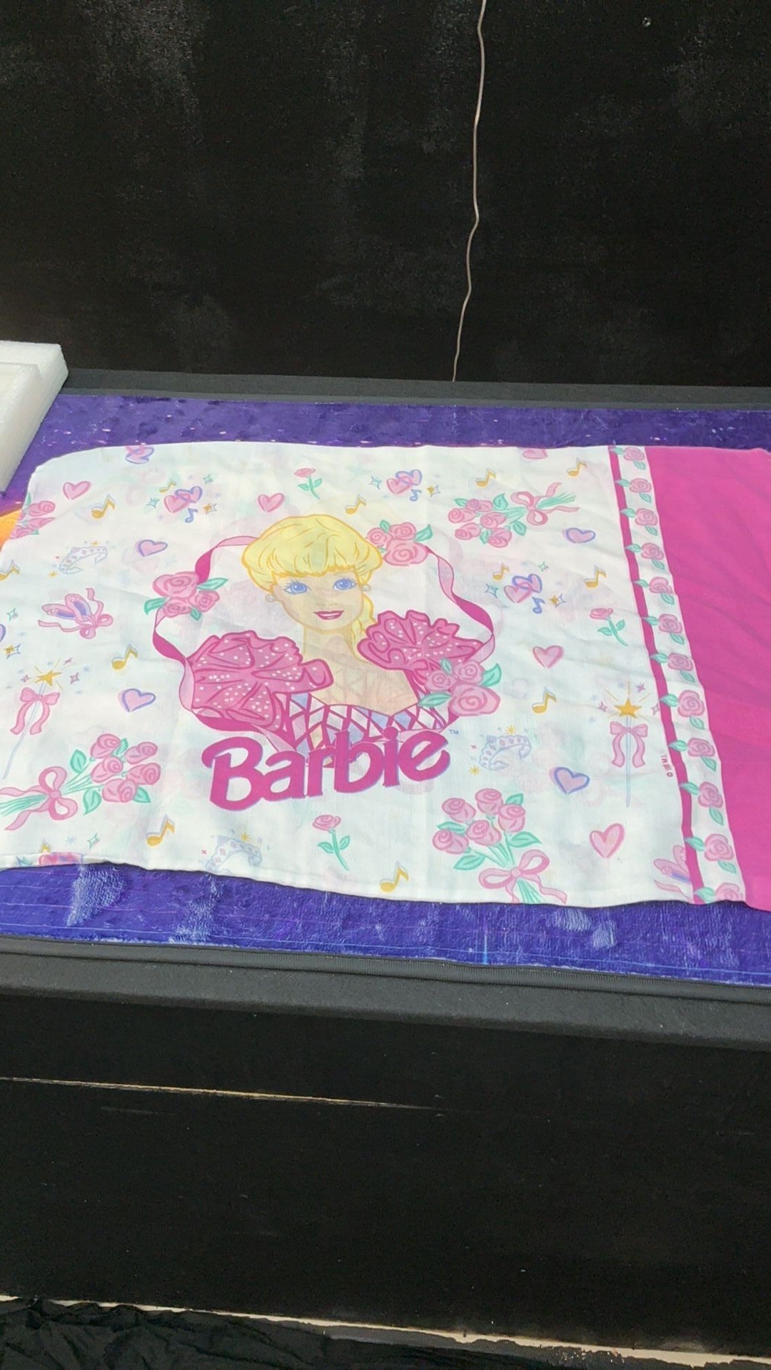 14C2- VTG BARBIE PILLOWCASE Standard 1995 Dan River USA Hearts Roses Pink White