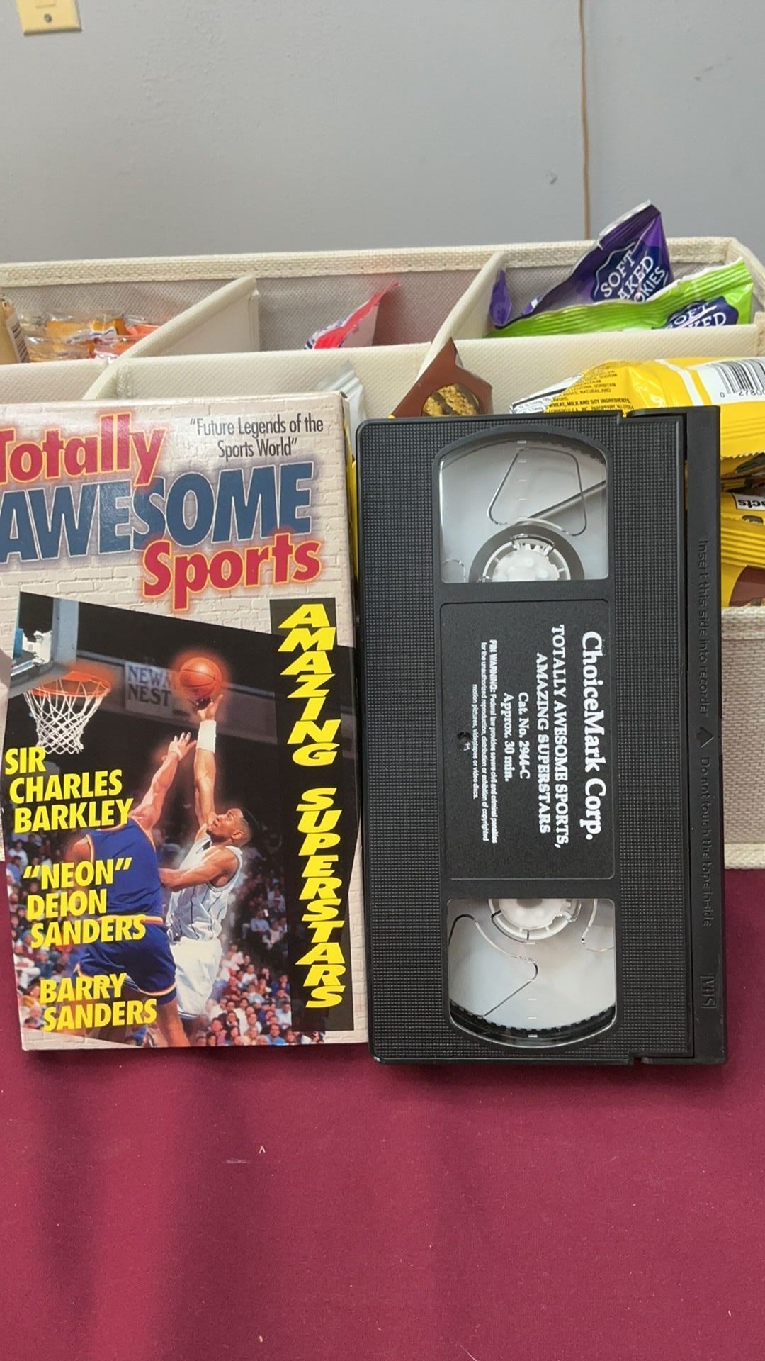 Totally Awesome Sports: Amazing Superstars (VHS, 1993)