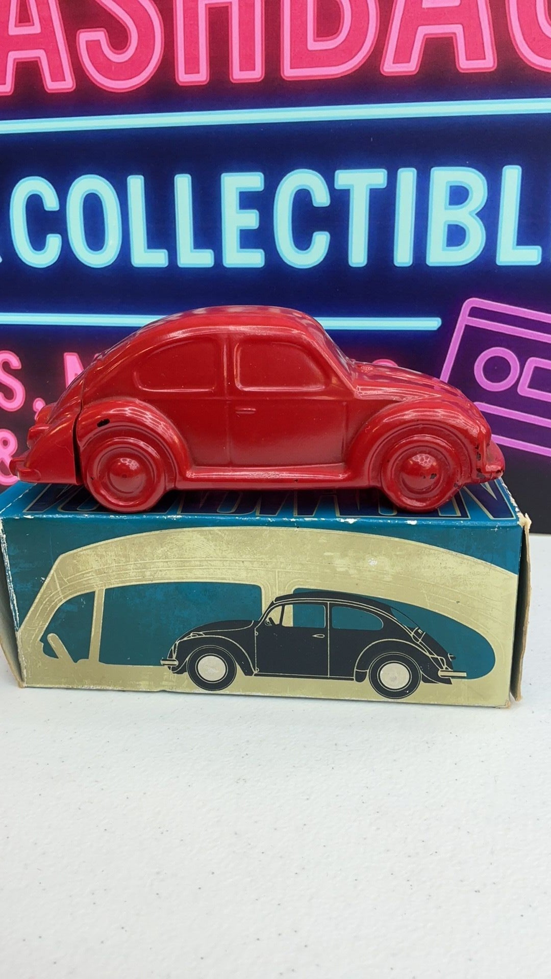 11C- Avon Volkswagon Beetle Bug Wild Country After Shave Bottle Red & Box SEE DESC
