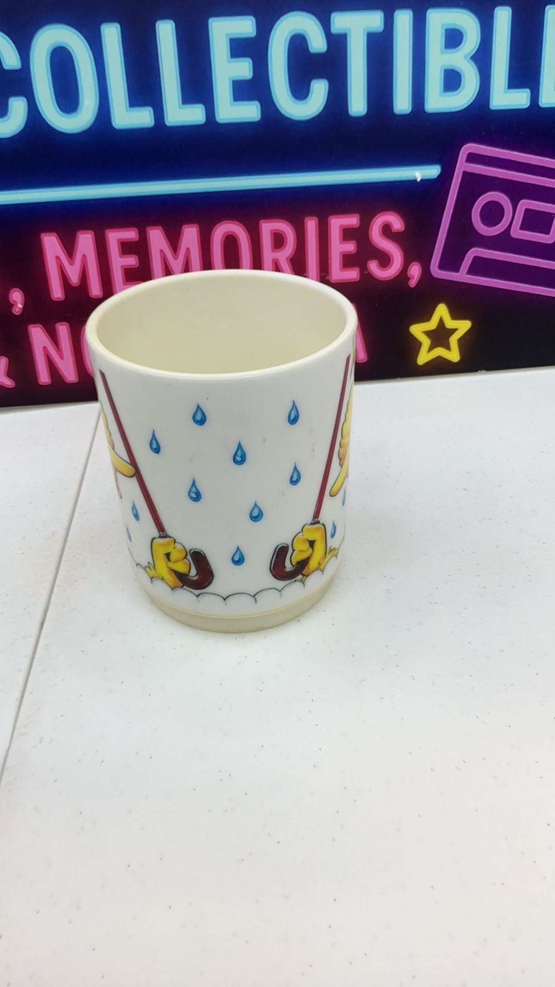 11B- Vintage 1990 Big Bird Sesame Street Plastic Mug Peter Pan Industries Made USA