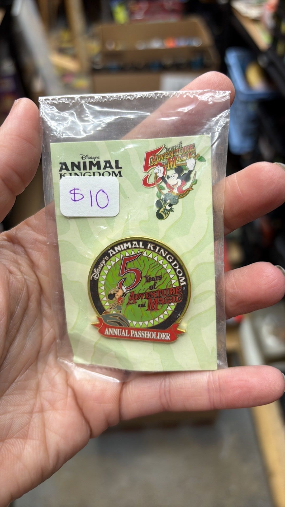 1B- WDW Animal Kingdom 5 Years of Adventure and Magic Annual Passholder "Mickey" Pin