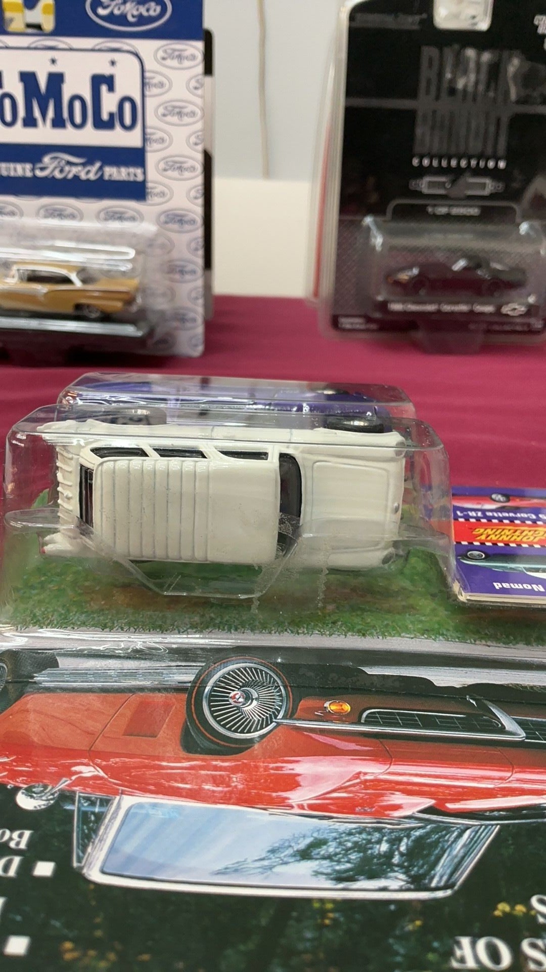 PW-1. Johnny Lightning Classic Customs Corvette: 1954 Nomad and 1995 ZR-1