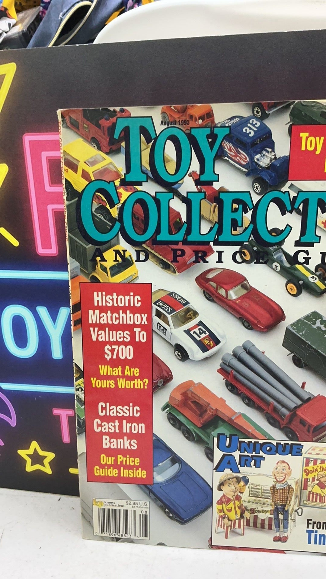 B3- TOY COLLECTOR AND PRICE GUIDE Magazine-AUGUST,1993-CLASSIC CAST IRON BANKS