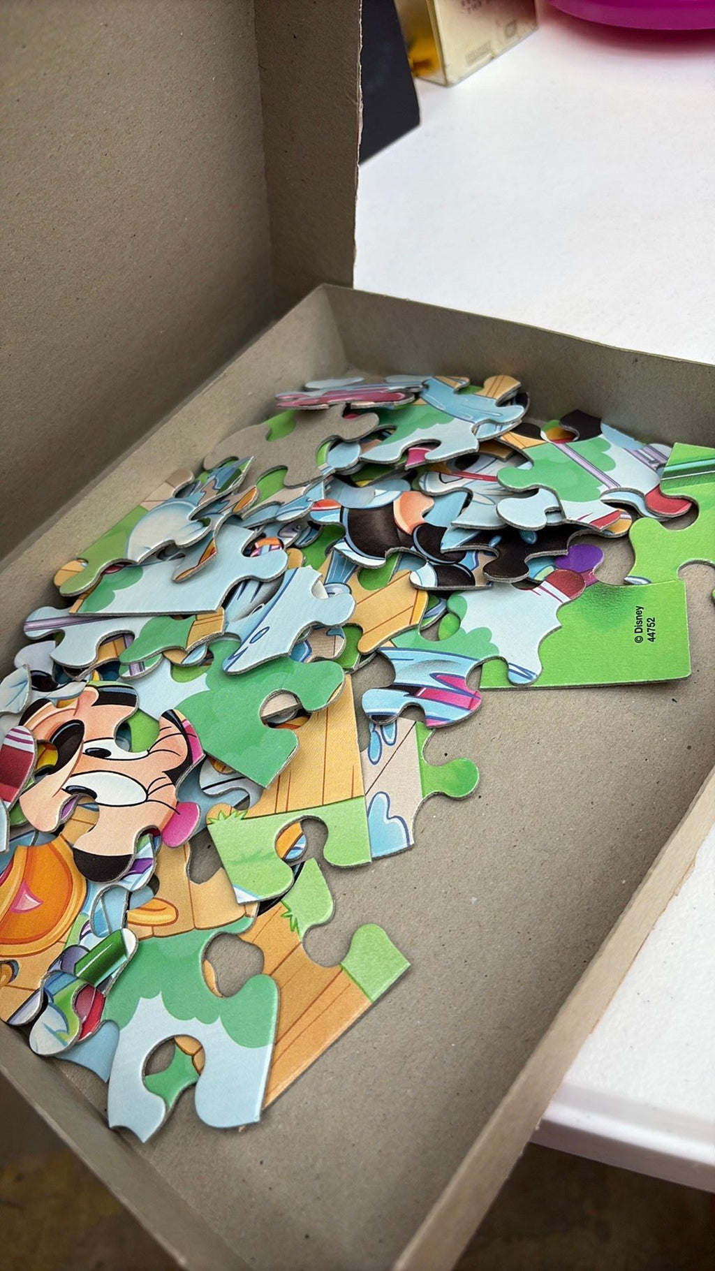 4B- Mickey Mouse Pool Puzzle 60 Piece Minney Donald Daisy Vintage Parker Bros.