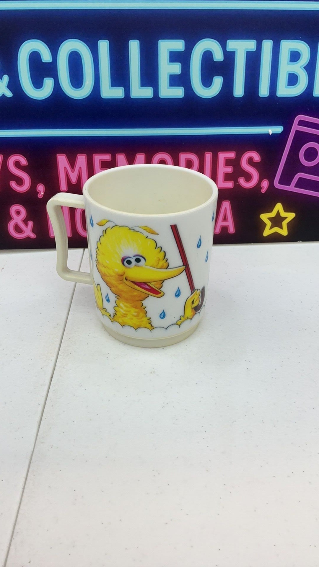 11B- Vintage 1990 Big Bird Sesame Street Plastic Mug Peter Pan Industries Made USA