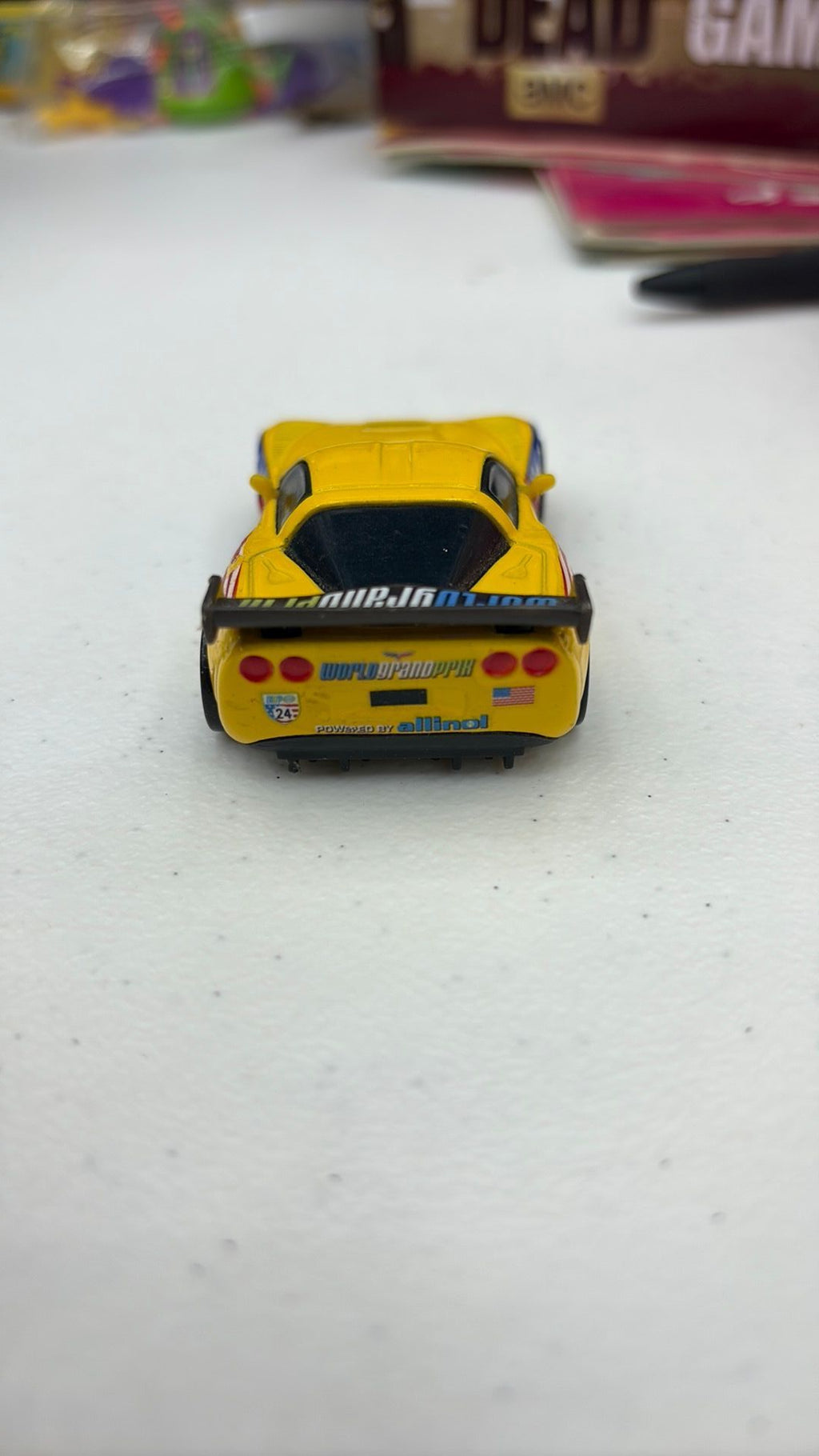 12B- Disney Pixar Cars 2 World Grand Prix Jeff Gorvette 1:55 Diecast Metal Race Car - see photos